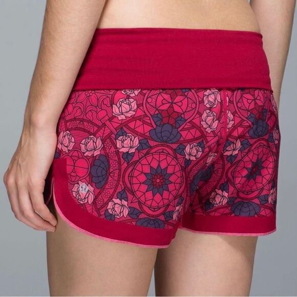 Lululemon Ready To Roll Short - Picture 2 of 11